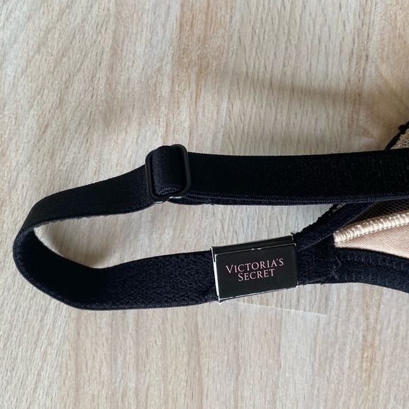 Victoria’s Secret Very Sexy Plunge Bra Black - Picture 7 of 9